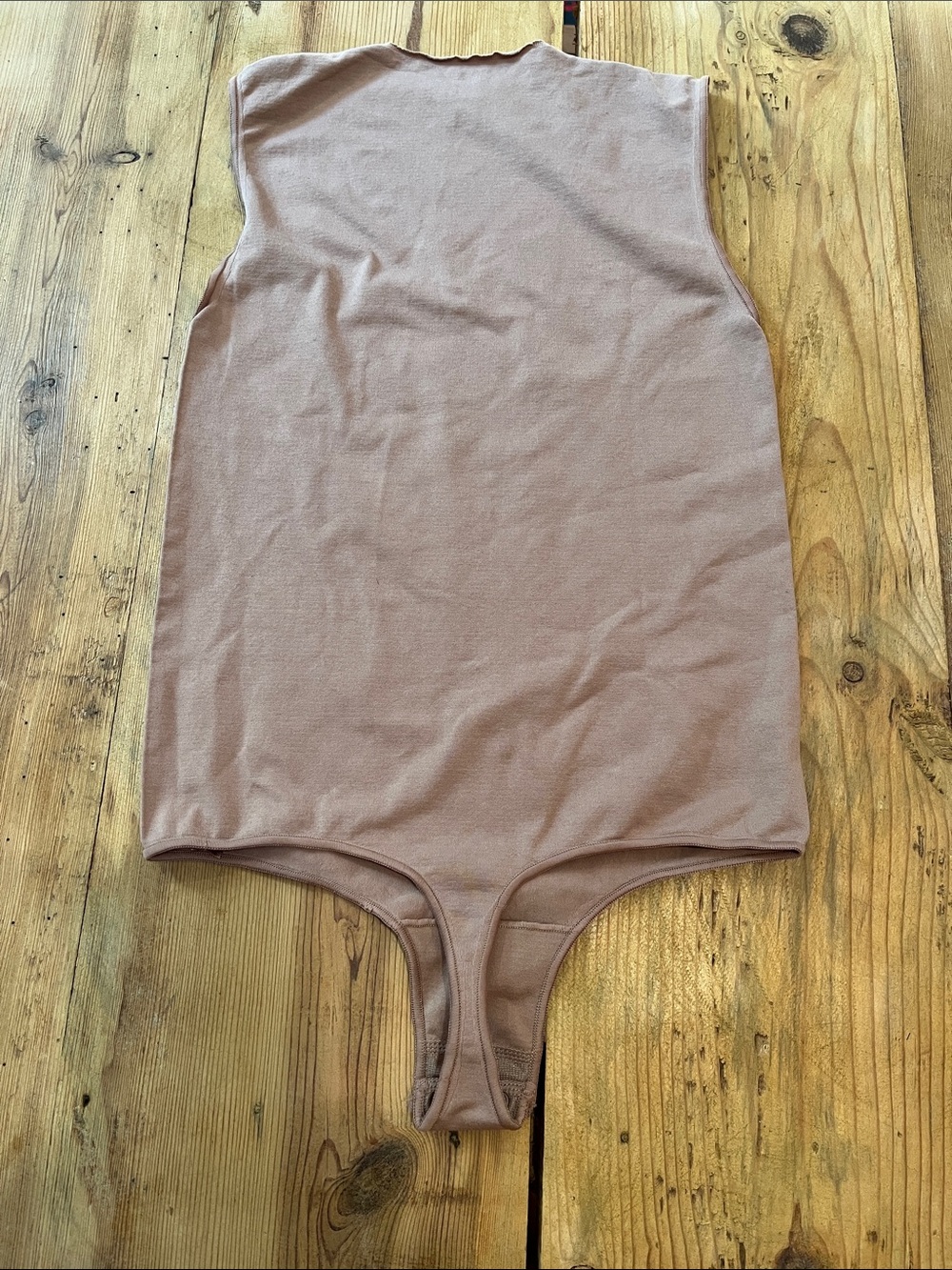 SKIMS S/M Tiger's Eye Sleeveless Thong Bodysuit